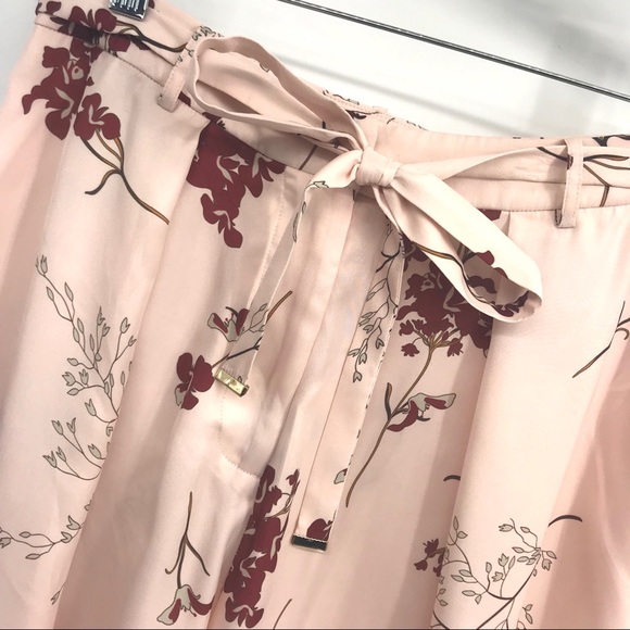 Mare Mare Pippa Pleated Shorts - Picture 4 of 7